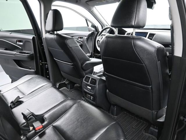 Used 2016 Honda Pilot Touring image 14