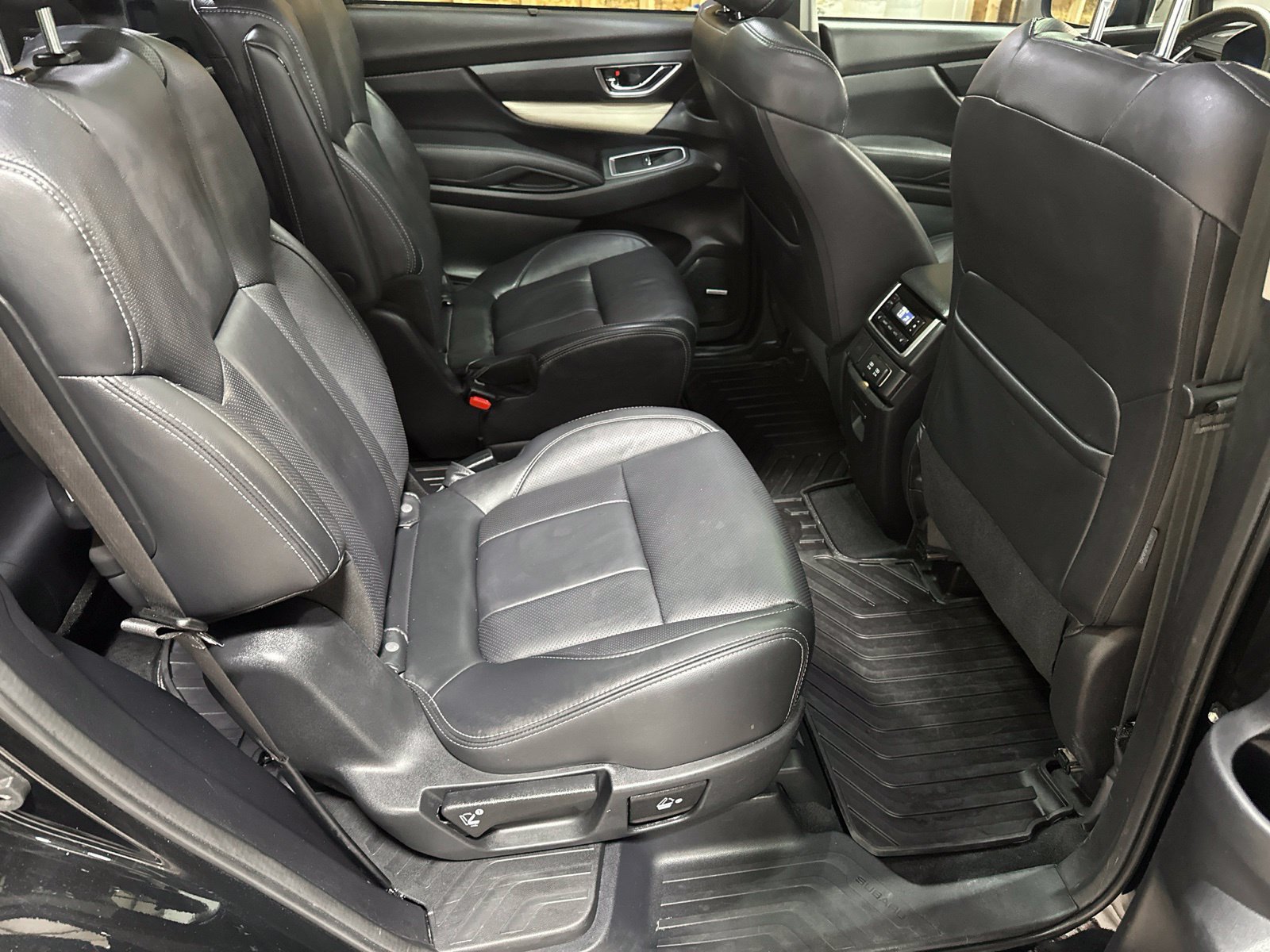 Used 2020 Subaru Ascent Limited w/ Technology Package AWD/4WD image 13
