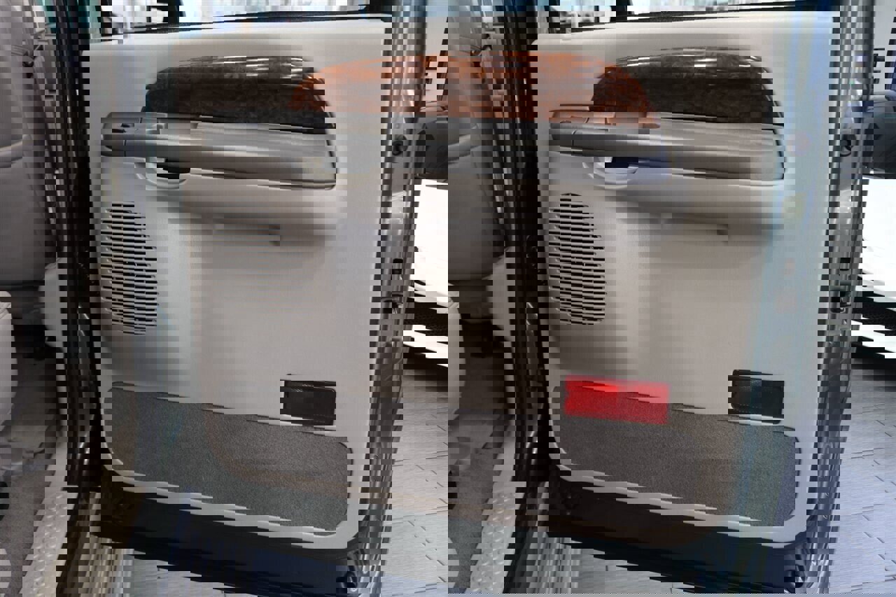 Used 2001 Ford Excursion Limited image 77