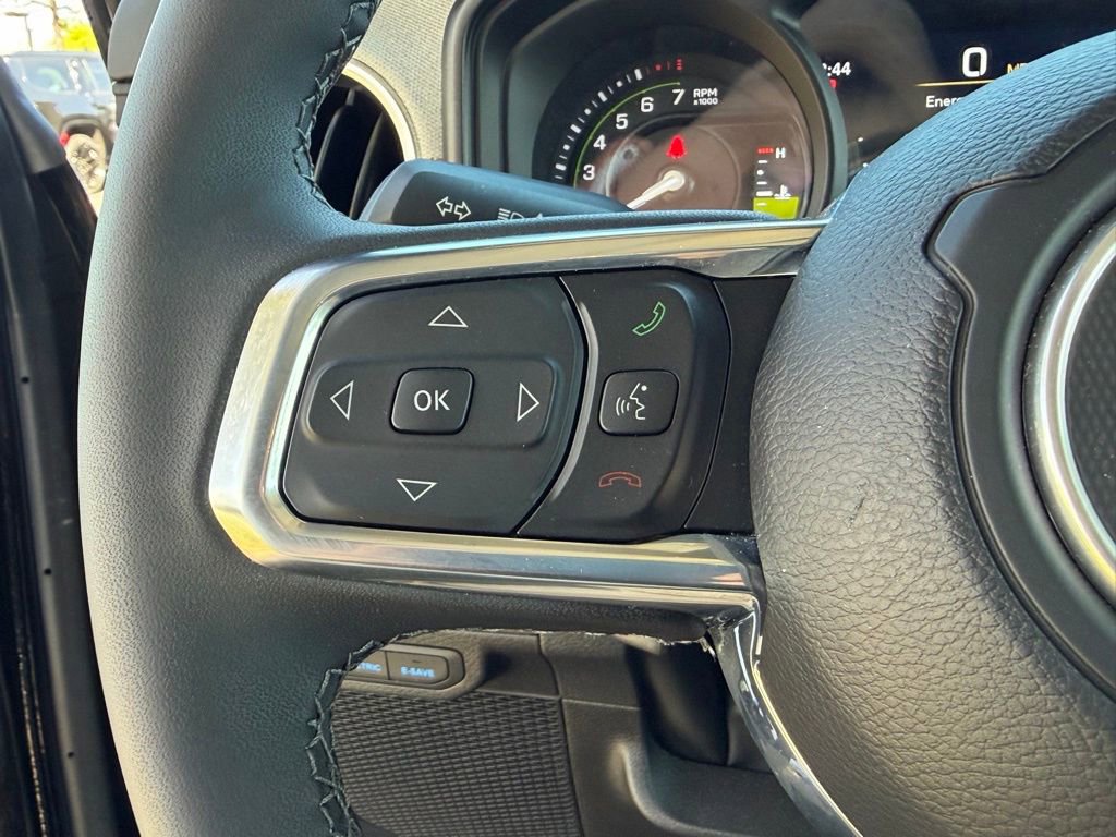 Certified 2025 Jeep Wrangler Unlimited Sahara AWD/4WD image 18