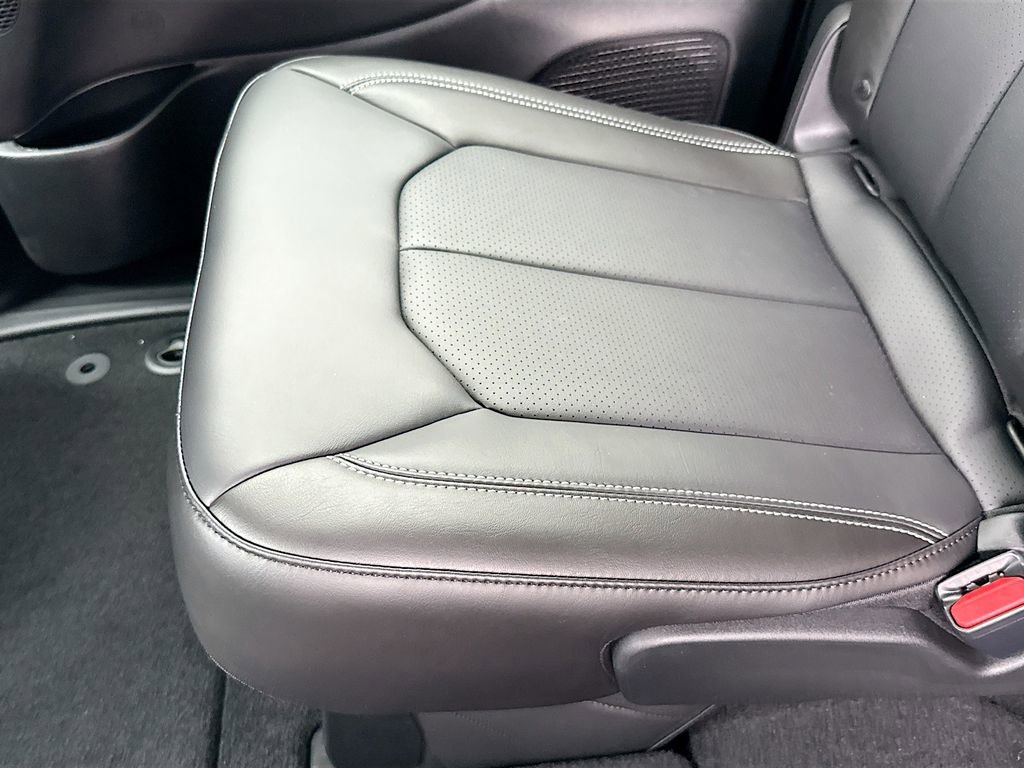 New 2026 Chrysler Pacifica Select FWD image 27