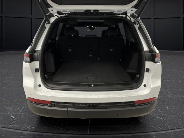New 2025 Jeep Grand Cherokee Limited w/ Black Appearance Package image 15