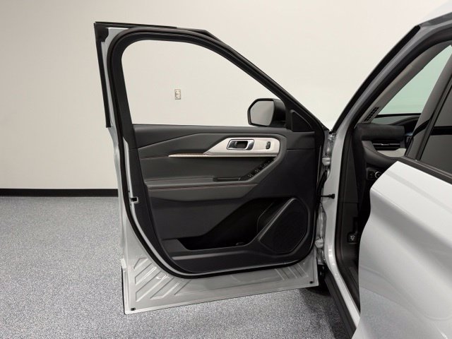 New 2026 Ford Explorer Active w/ Active Comfort Package AWD/4WD image 9