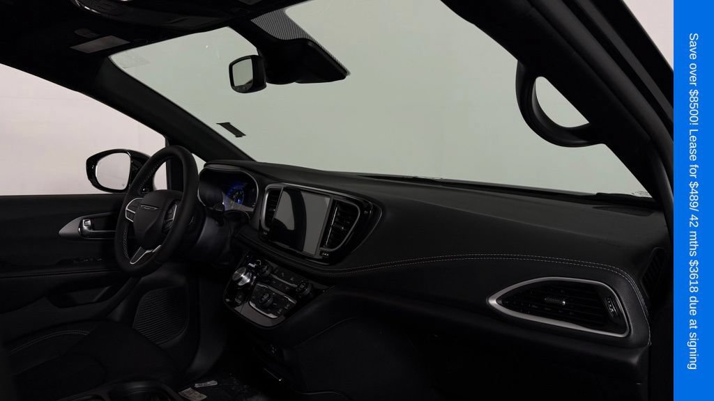 New 2027 Chrysler Pacifica Select FWD image 31