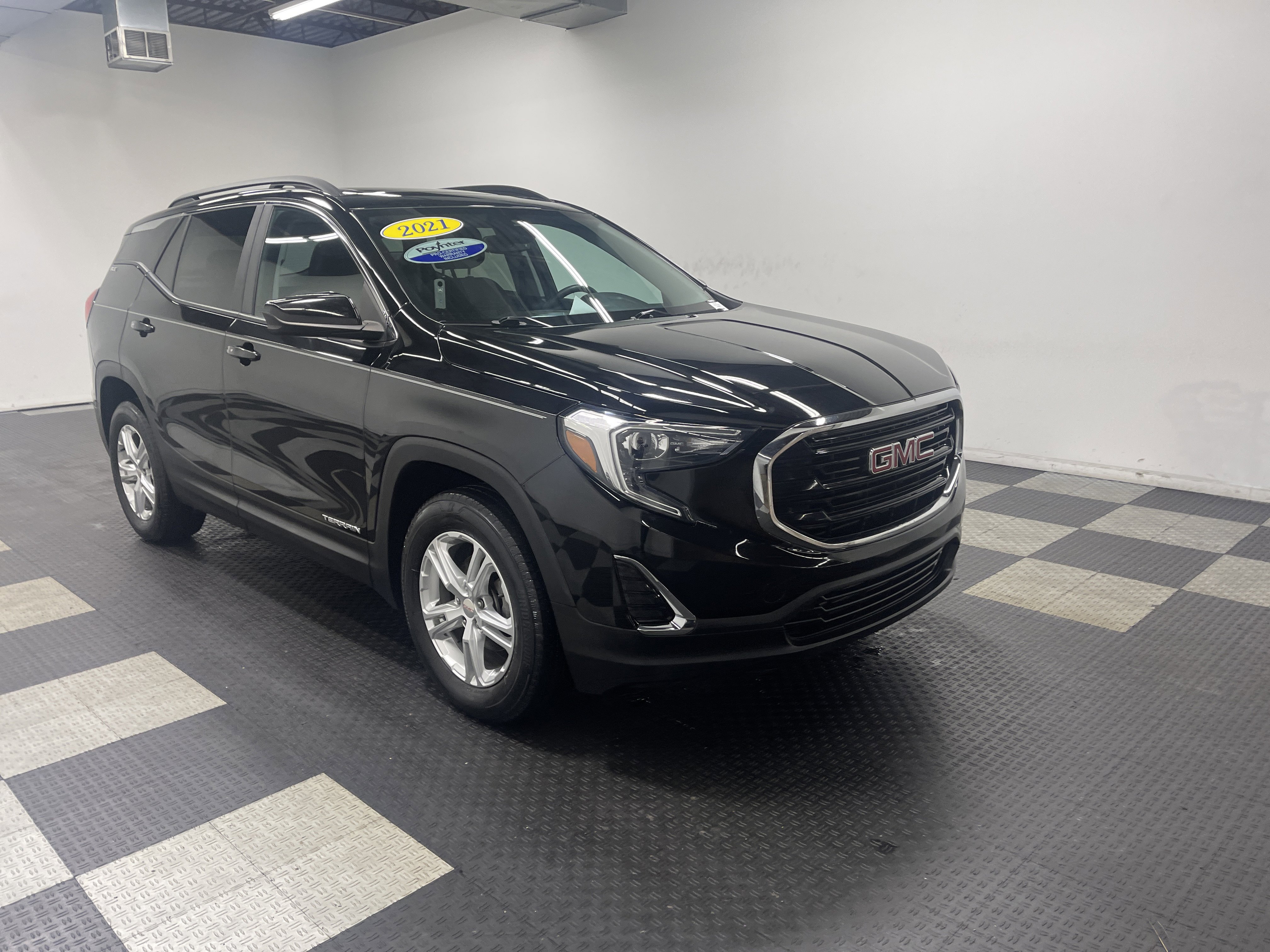 Used 2021 GMC Terrain SLE w/ Driver Convenience Package image 6