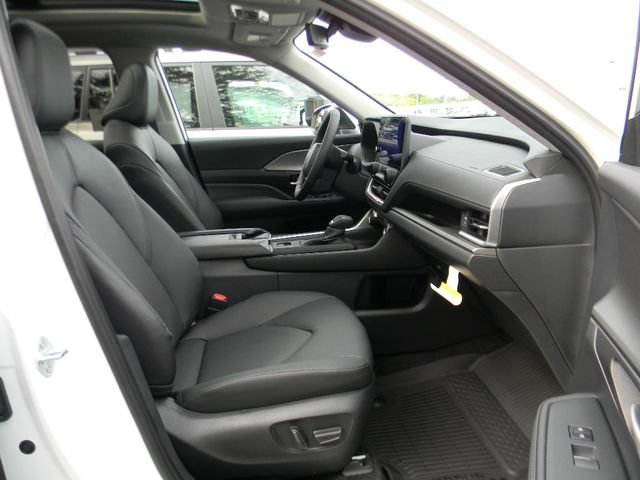 New 2026 Toyota Grand Highlander XLE FWD image 24