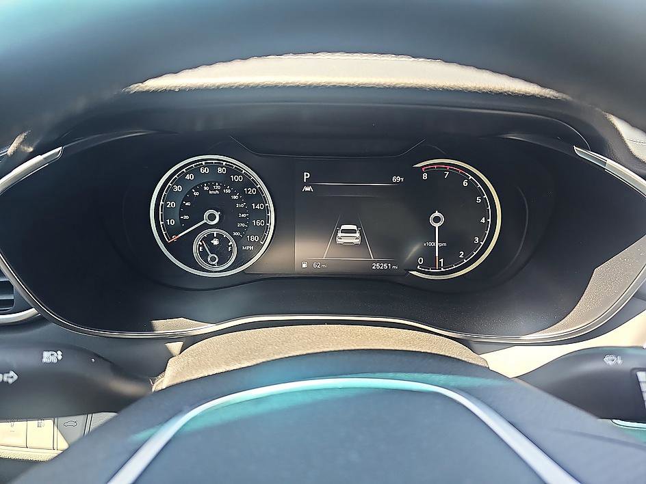 Used 2023 Genesis G70 2.0T RWD image 17