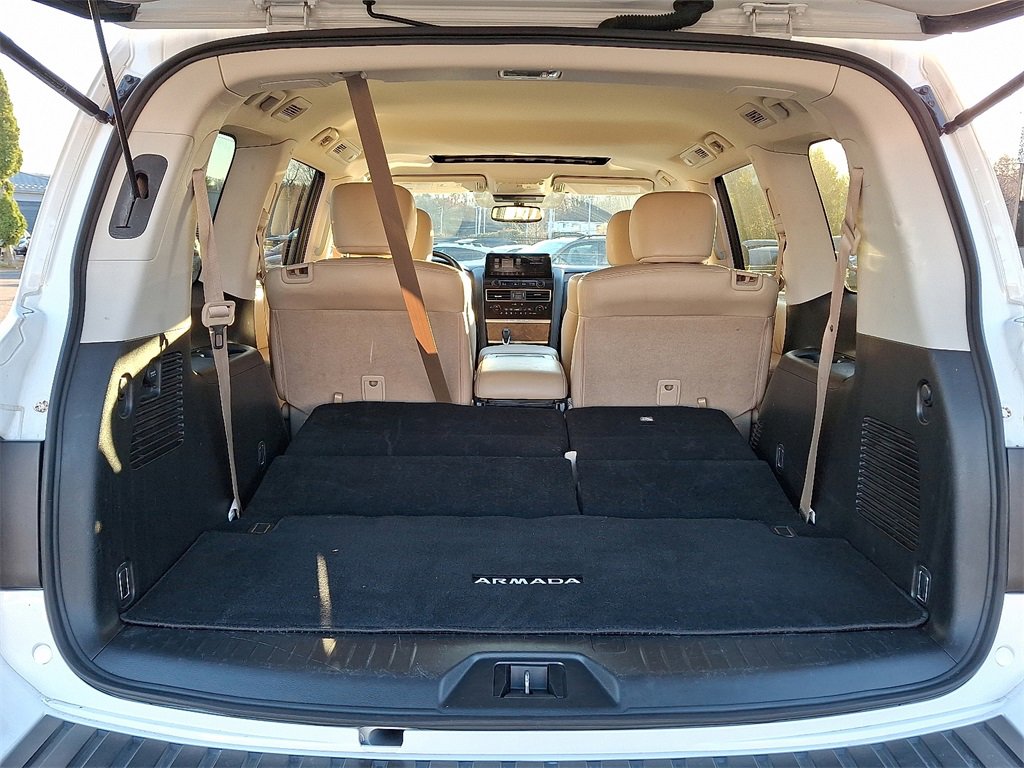 Used 2024 Nissan Armada SL w/ Captain's Chairs Package image 31