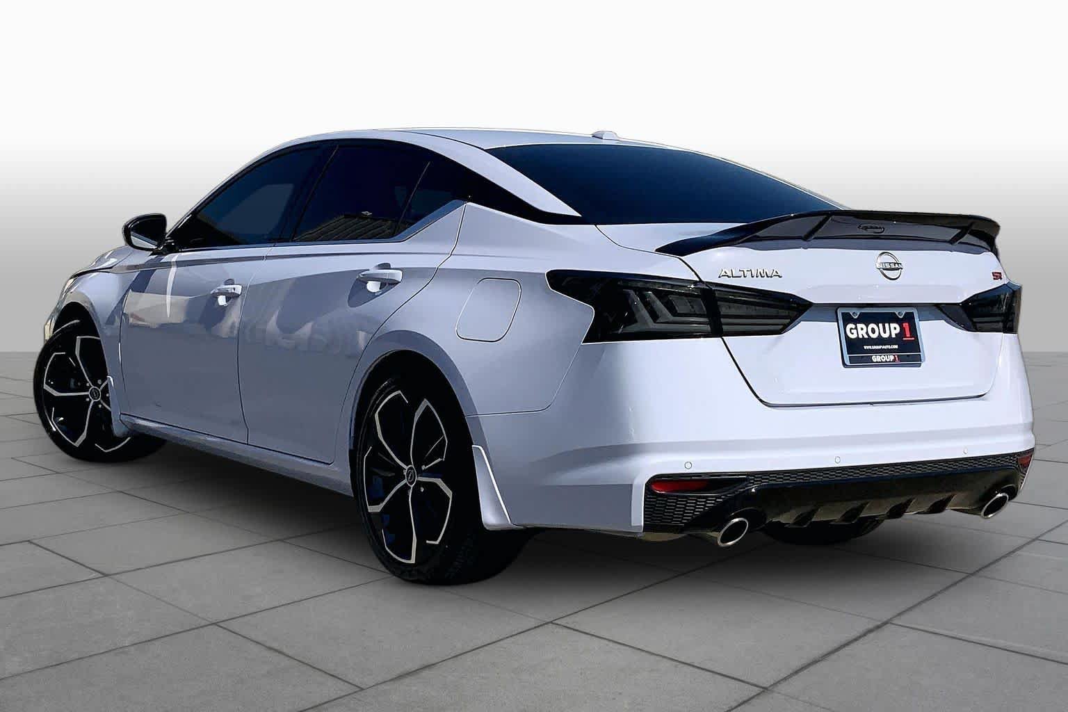 Used 2024 Nissan Altima 2.5 SR w/ SR Premium Package FWD image 12