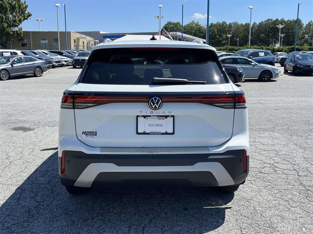 Certified 2025 Volkswagen Tiguan S FWD image 5