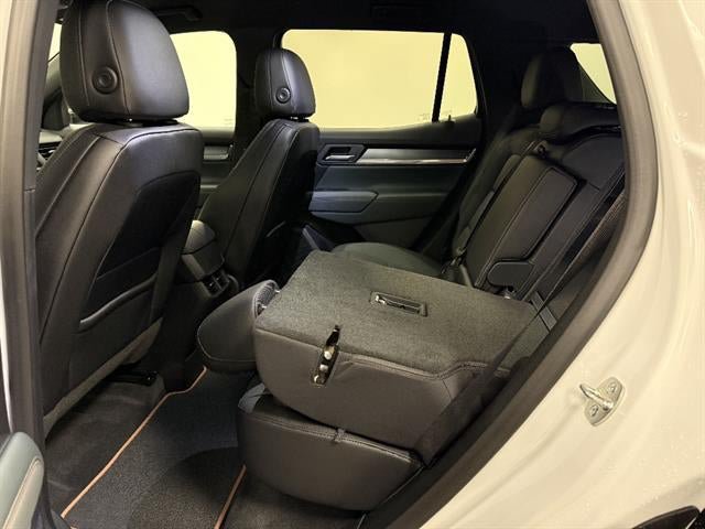 New 2026 GMC Terrain AT4 w/ LPO, Black Badging Package AWD/4WD image 21