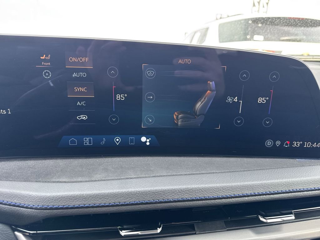 Used 2024 Cadillac XT4 Sport image 11