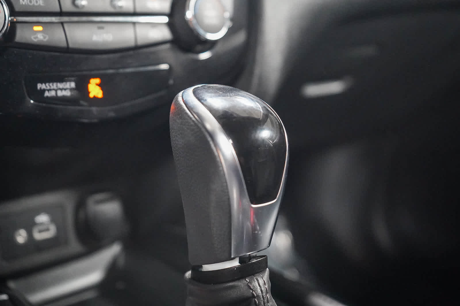 Used 2019 Nissan Rogue SL w/ Premium Package FWD image 22