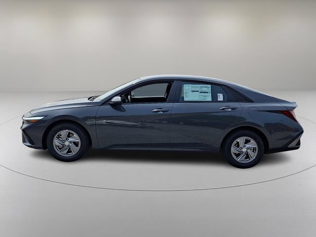 New 2026 Hyundai Elantra SE FWD image 4