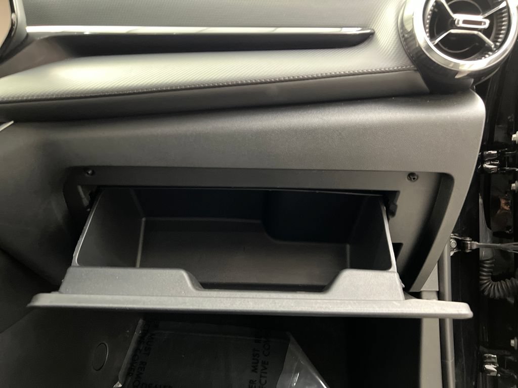 Used 2026 Chevrolet Equinox LT FWD image 32