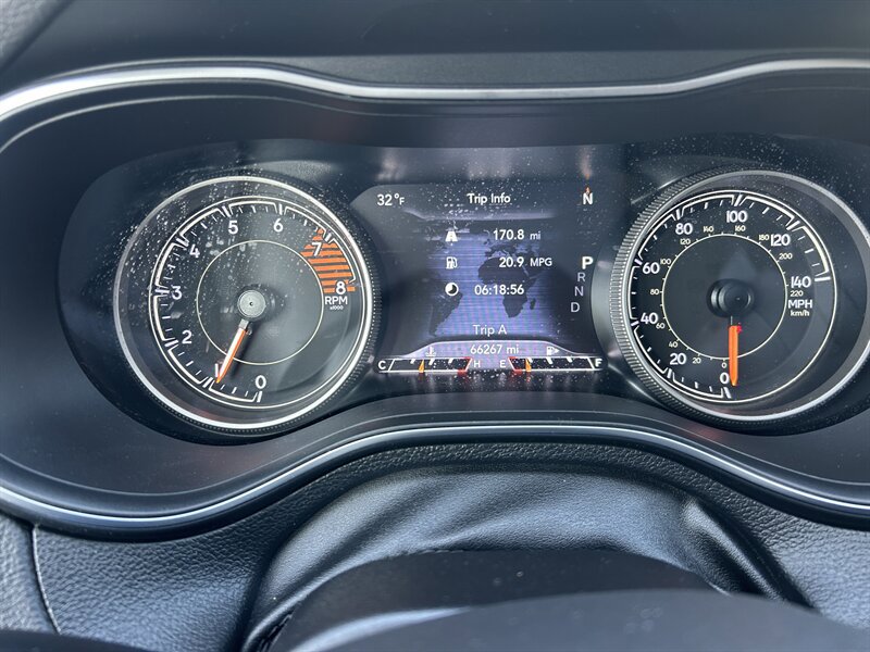 Used 2019 Jeep Cherokee Limited AWD/4WD image 27