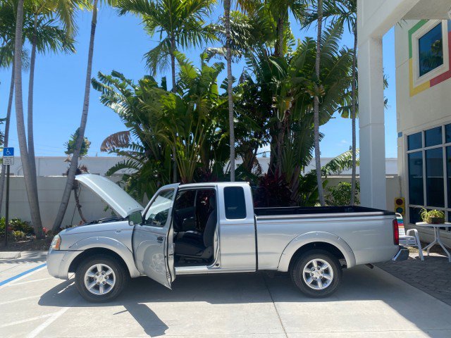 Used 2002 Nissan Frontier XE image 9