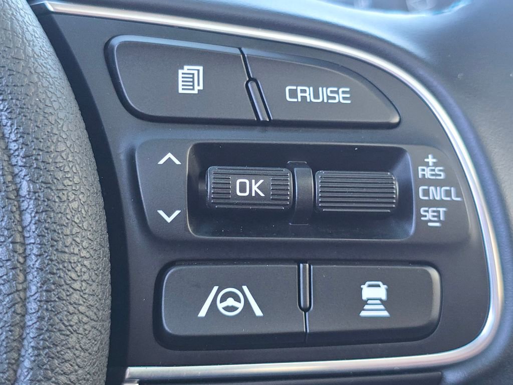 Used 2022 Kia Niro EX Premium image 32