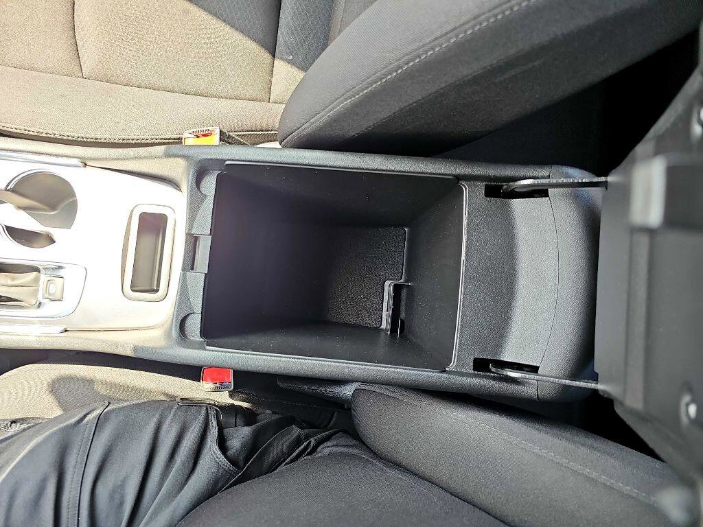 Used 2025 Chevrolet Malibu LT image 30