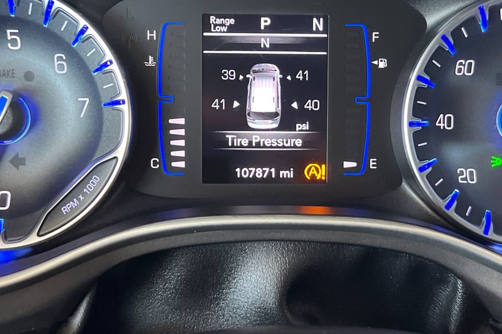 Used 2020 Chrysler Pacifica Touring-L FWD image 30