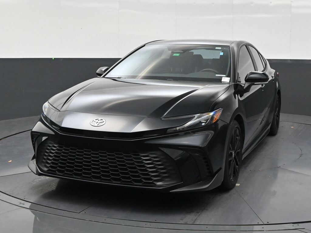 Used 2025 Toyota Camry SE FWD image 8