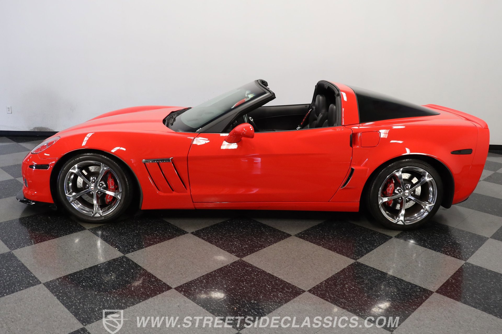 Used 2013 Chevrolet Corvette Grand Sport w/ 3LT Preferred Equipment Group image 2