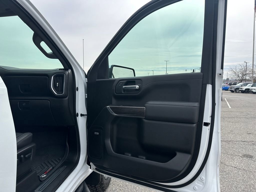 Used 2022 Chevrolet Silverado 1500 LTZ w/ LTZ Premium Package image 19