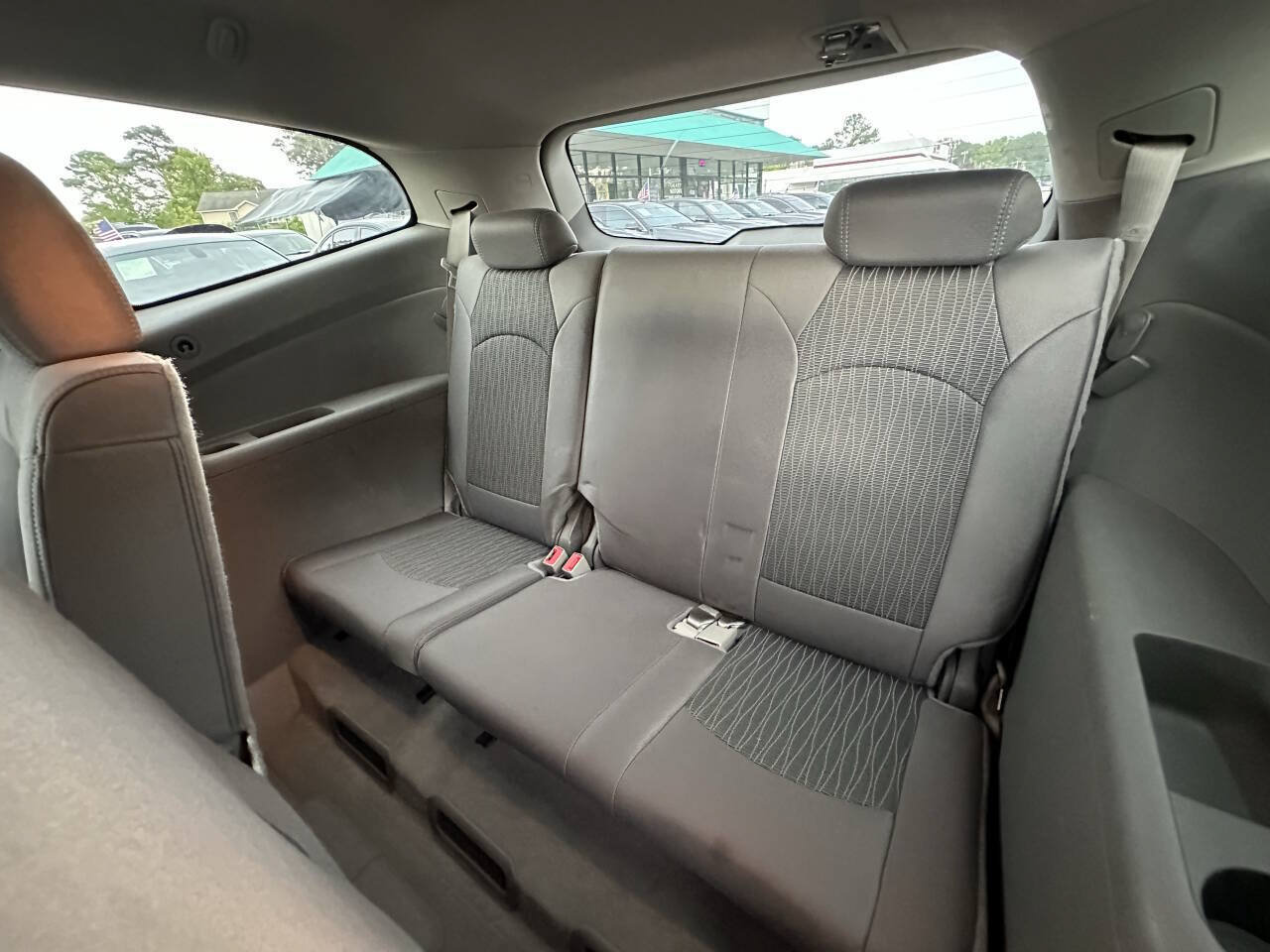 Used 2013 Chevrolet Traverse LS FWD image 12