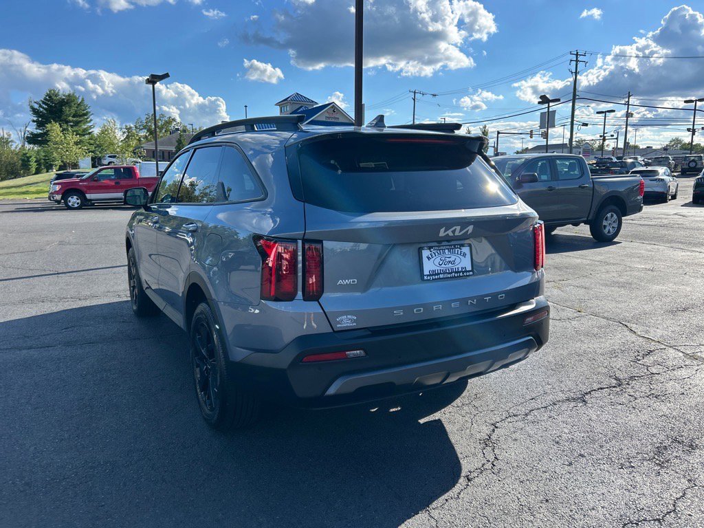 Used 2022 Kia Sorento S image 11