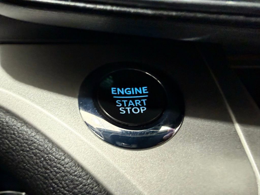 Used 2022 Ford Explorer XLT w/ Equipment Group 202A image 44