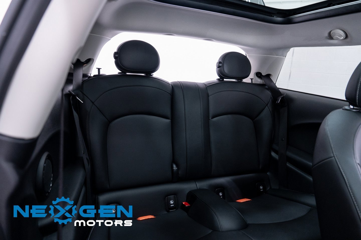 Used 2023 MINI Cooper 2-Door Hardtop image 40