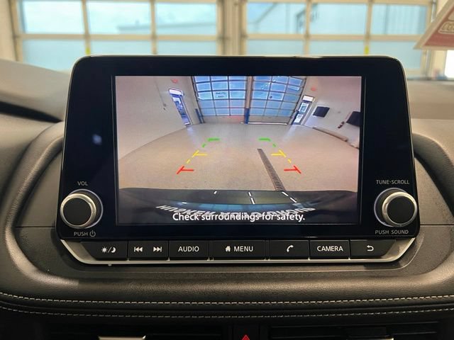 Used 2025 Nissan Rogue SV AWD/4WD image 25
