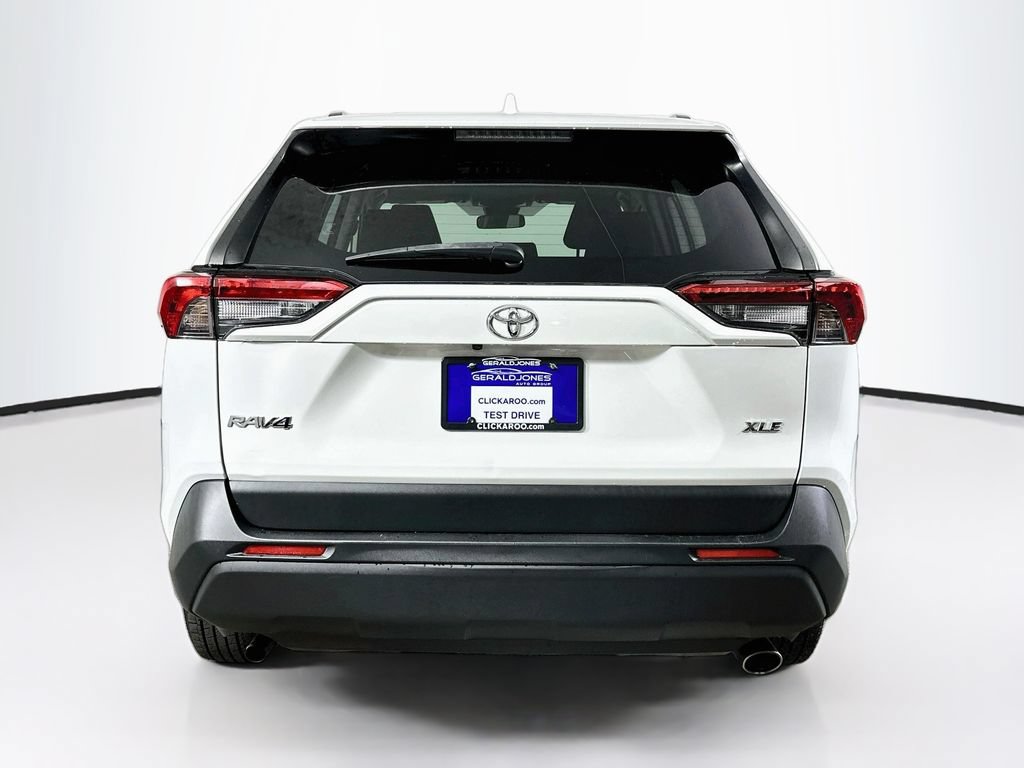 Used 2021 Toyota RAV4 XLE w/ Convenience Package FWD image 15