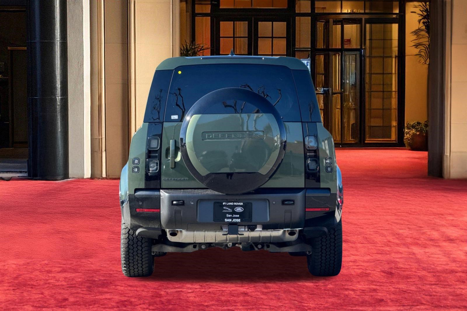 New 2026 Land Rover Defender 130 X-Dynamic SE image 9