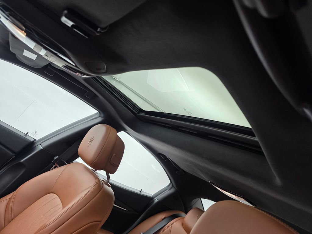 Used 2018 Maserati Ghibli S GranLusso RWD image 12