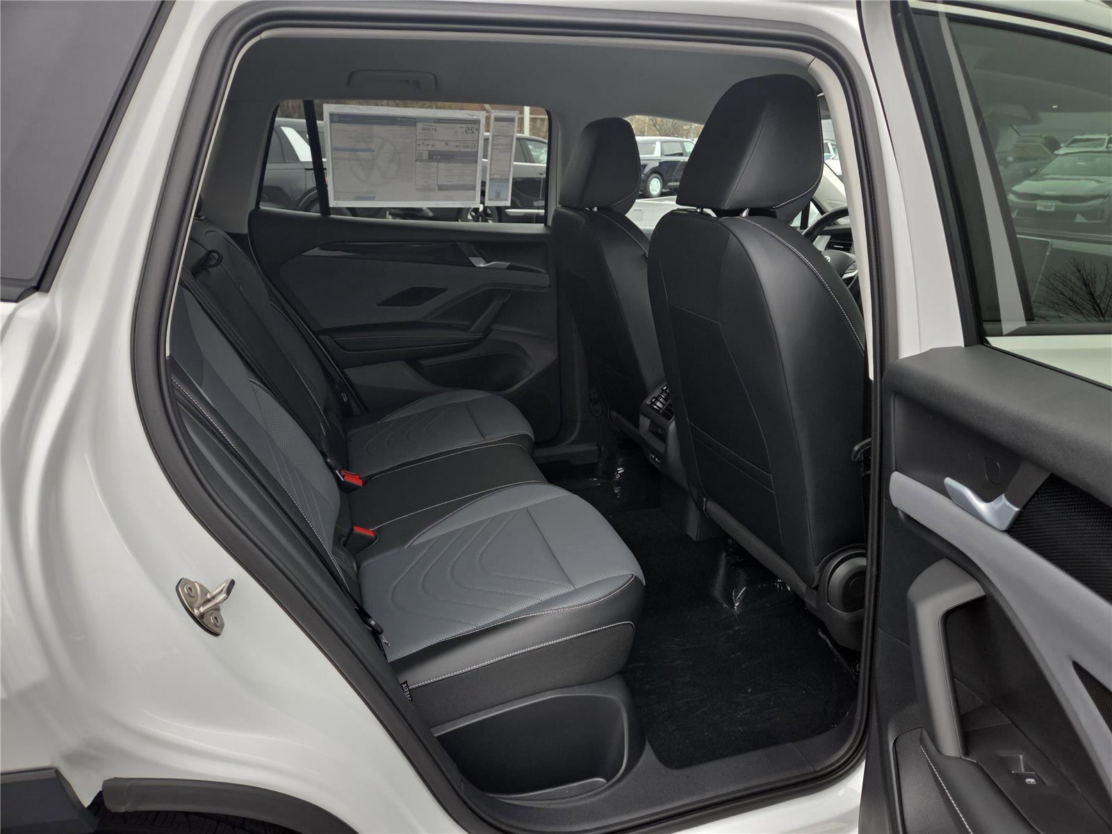 New 2026 Volkswagen Tiguan SE image 30