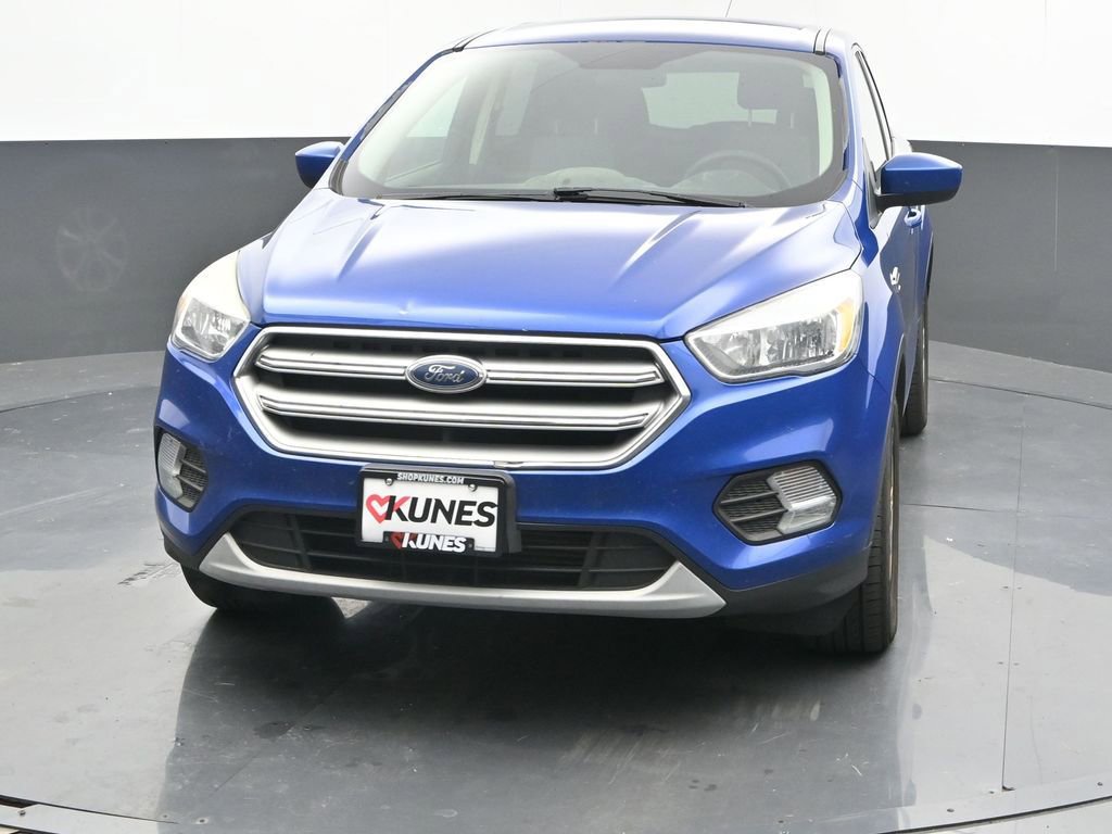 Used 2017 Ford Escape SE image 3