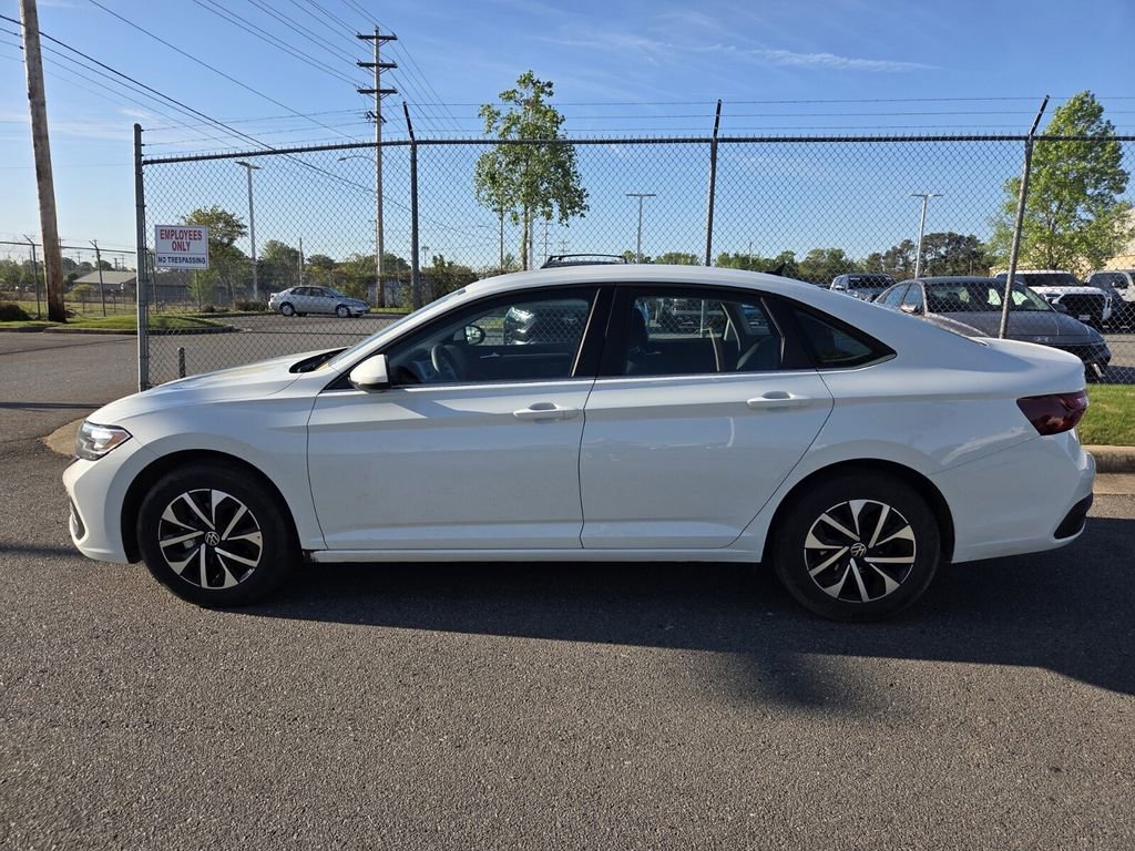 Used 2022 Volkswagen Jetta S image 5