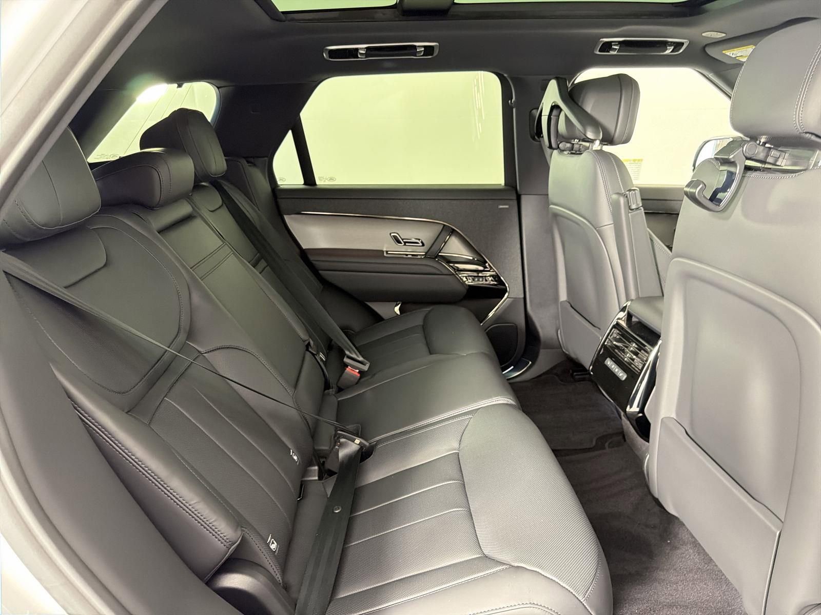 New 2026 Land Rover Range Rover Sport SE image 31