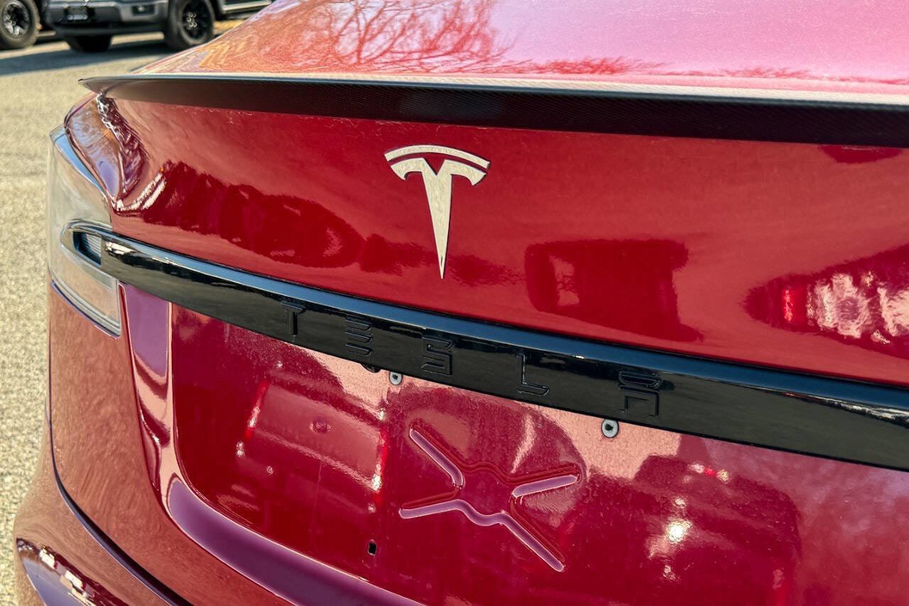 Used 2021 Tesla Model S Plaid AWD/4WD image 14