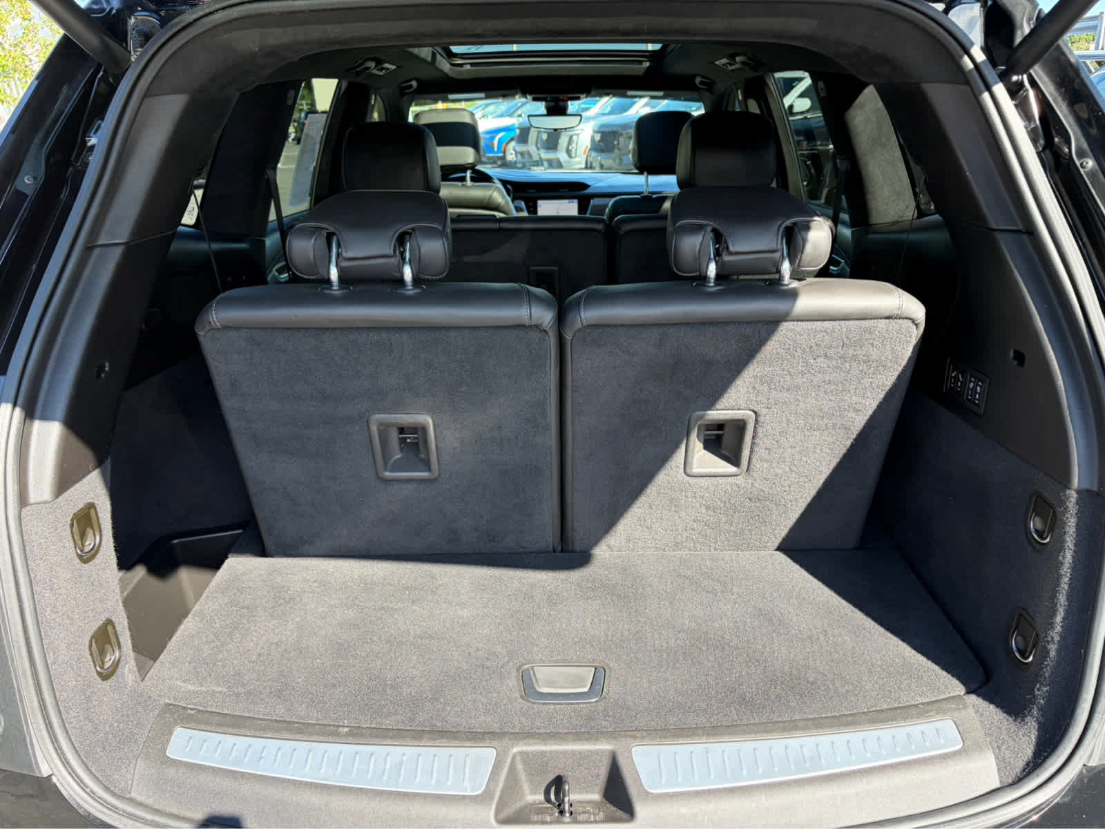 Used 2024 Cadillac XT6 Premium Luxury w/ Platinum Package AWD/4WD image 53