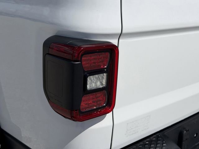 Used 2025 Jeep Gladiator Mojave w/ Convenience Group image 37