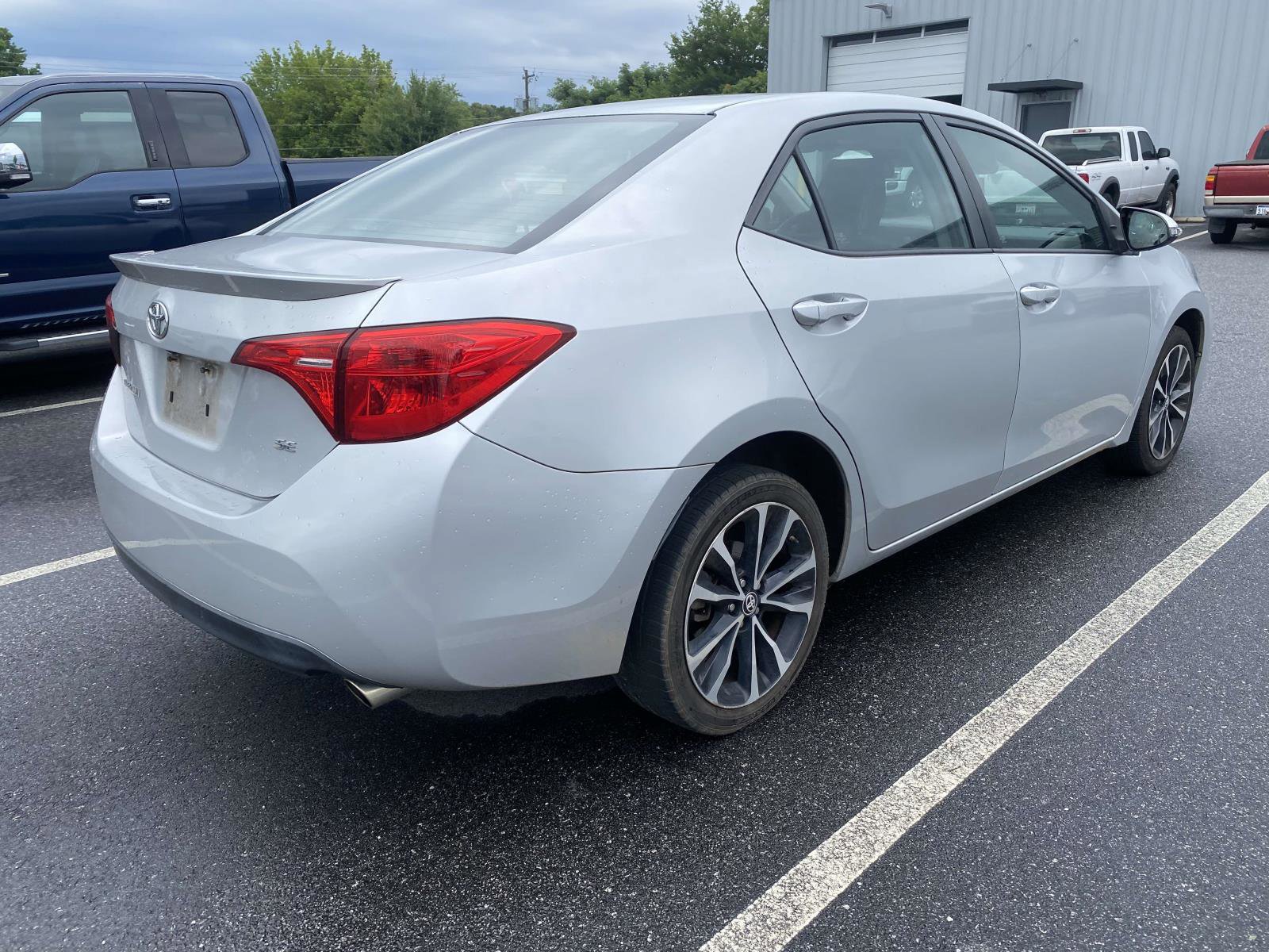 Used 2017 Toyota Corolla SE FWD image 7
