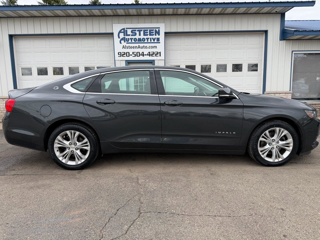 Used 2015 Chevrolet Impala LT w/ Convenience Package FWD image 2