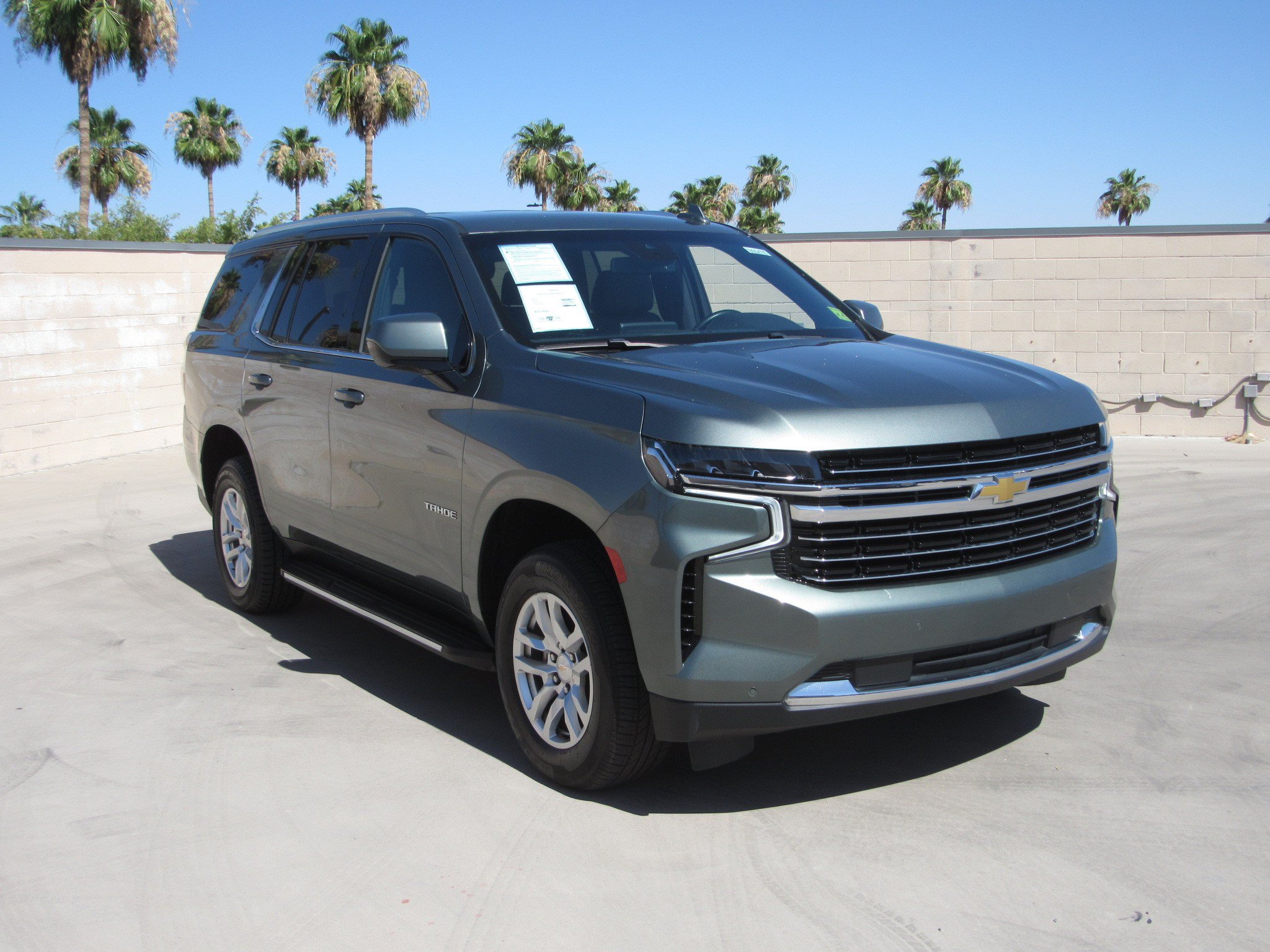 Used 2024 Chevrolet Tahoe LT RWD image 2