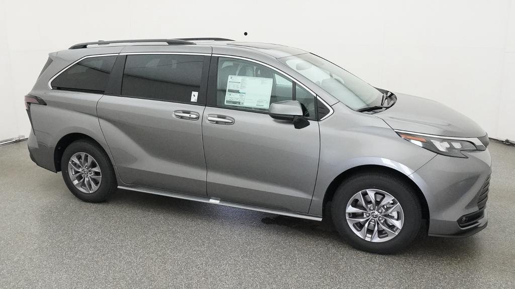 New 2026 Toyota Sienna XLE FWD image 12