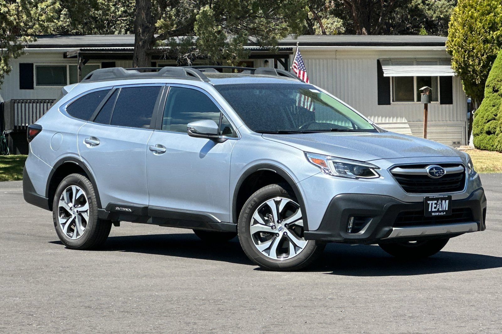Used 2022 Subaru Outback Limited AWD/4WD image 2