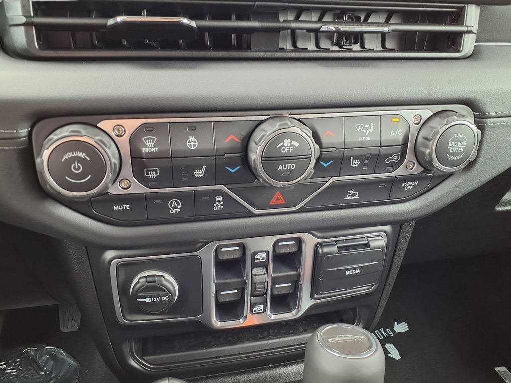New 2026 Jeep Gladiator Sport AWD/4WD image 9