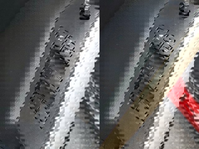 Used 2023 Toyota Highlander XLE image 15