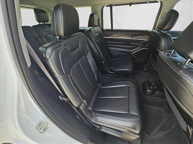 Used 2023 Jeep Grand Cherokee L Limited w/ Luxury Tech Group II image 21